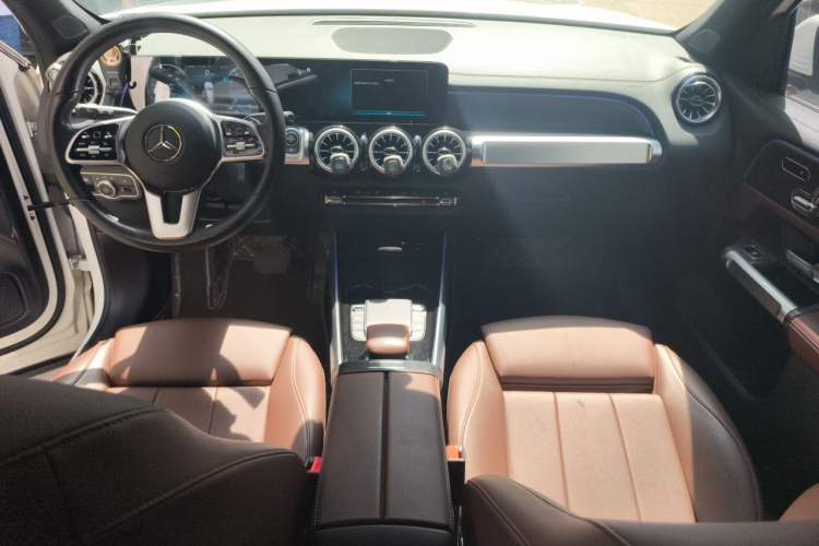 Used Mercedes-Benz GLB 2021 GLB 200 Fashion Model Center Console