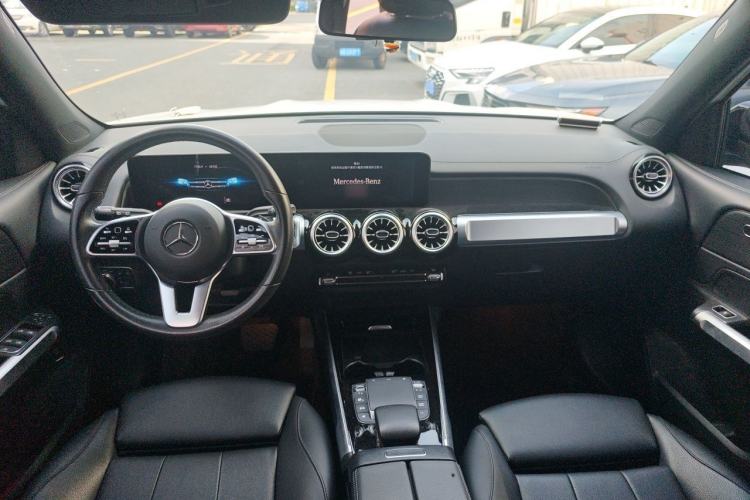 Used Mercedes-Benz GLB 2021 GLB 200 4MATIC Center Console