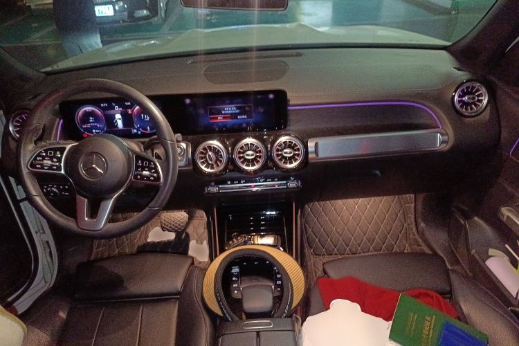 Used Mercedes-Benz GLB 2021 GLB 200 4MATIC Center Console