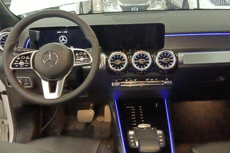 Used Mercedes-Benz GLB 2021 GLB 200 Dynamic Edition Center Console