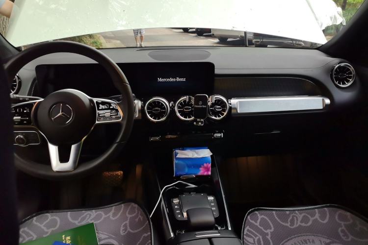 Used Mercedes-Benz GLB 2021 GLB 200 Dynamic Edition Center Console