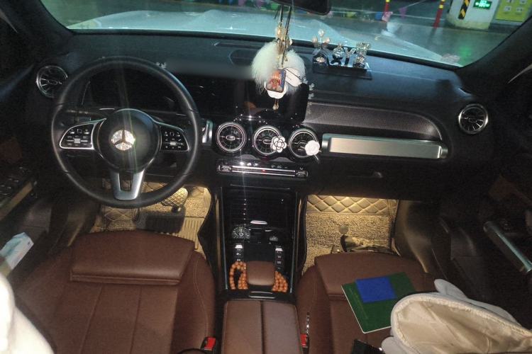 Used Mercedes-Benz GLB 2021 GLB 200 Dynamic Edition Center Console