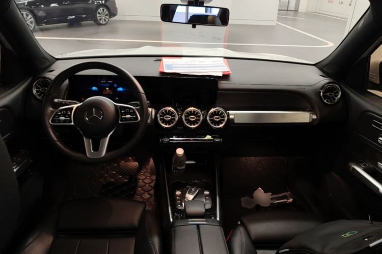 Used Mercedes-Benz GLB 2021 GLB 200 Fashion Model Center Console