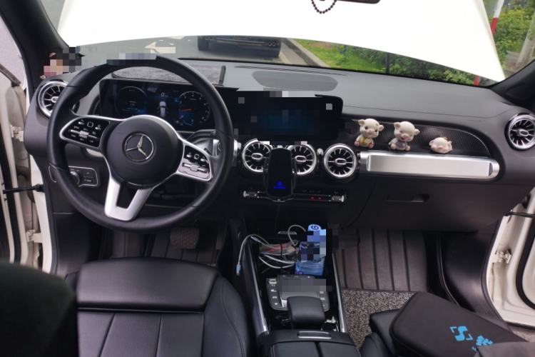 Used Mercedes-Benz GLB 2021 GLB 200 Dynamic Edition Center Console