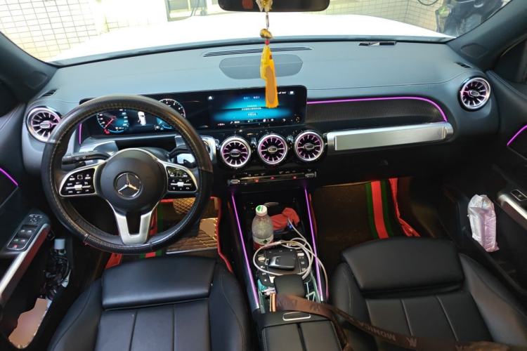 Used Mercedes-Benz GLB 2021 GLB 200 Dynamic Edition Center Console