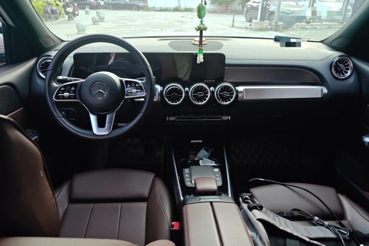 Used Mercedes-Benz GLB 2021 GLB 200 Dynamic Edition Center Console