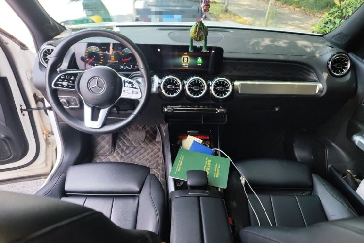 Used Mercedes-Benz GLB 2021 GLB 200 Fashion Model Center Console