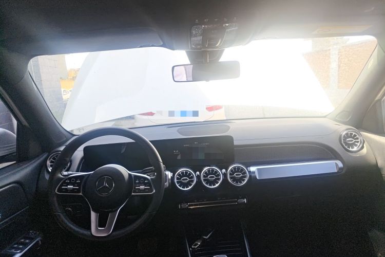 Used Mercedes-Benz GLB 2021 GLB 200 Dynamic Edition Center Console