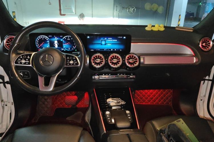 Used Mercedes-Benz GLB 2021 GLB 200 Dynamic Edition Center Console