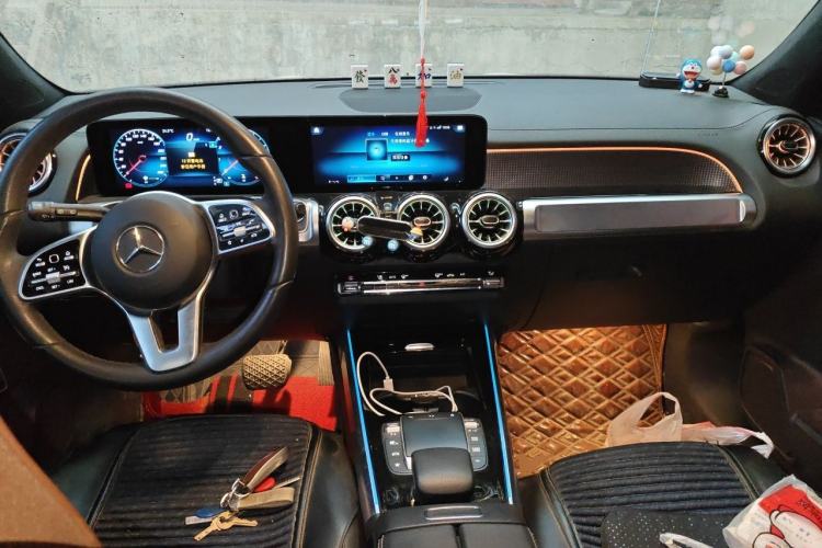 Used Mercedes-Benz GLB 2021 GLB 200 Dynamic Edition Center Console