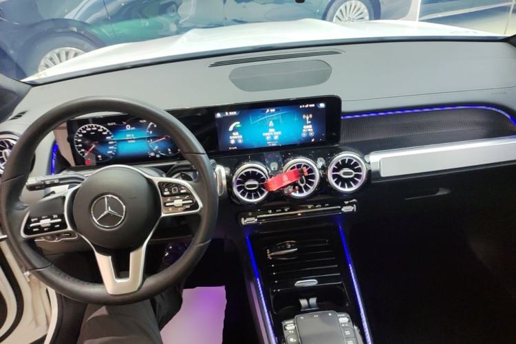 Used Mercedes-Benz GLB 2021 GLB 200 Dynamic Edition Center Console