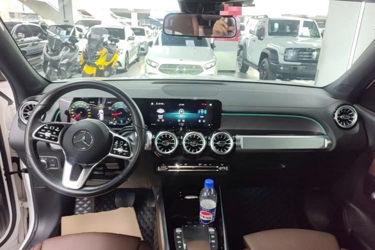 Used Mercedes-Benz GLB 2021 GLB 200 Dynamic Edition Center Console