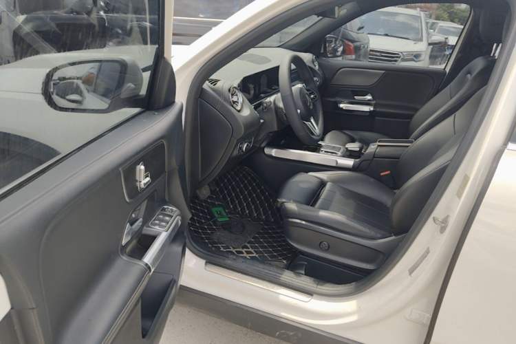 Used Mercedes-Benz GLB 2021 GLB 200 Dynamic Edition Driver Seat