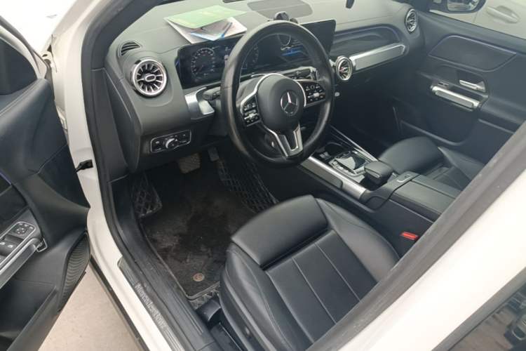 Used Mercedes-Benz GLB 2021 GLB 200 Dynamic Edition Driver Seat