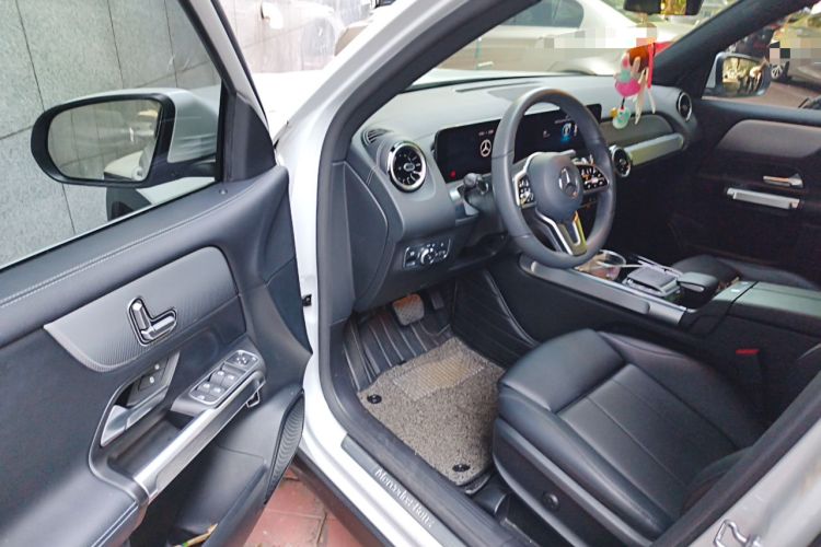 Used Mercedes-Benz GLB 2021 GLB 180 Dynamic Edition Driver Seat