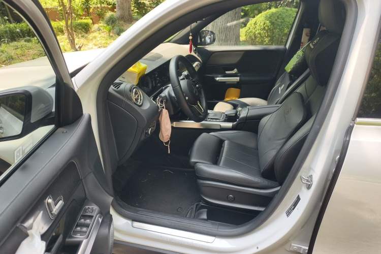Used Mercedes-Benz GLB 2021 GLB 200 Dynamic Edition Driver Seat