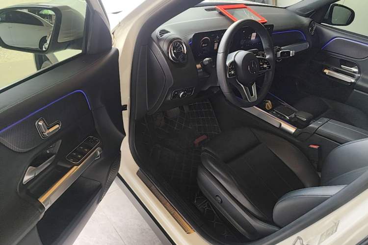 Used Mercedes-Benz GLB 2021 GLB 200 Dynamic Edition Driver Seat