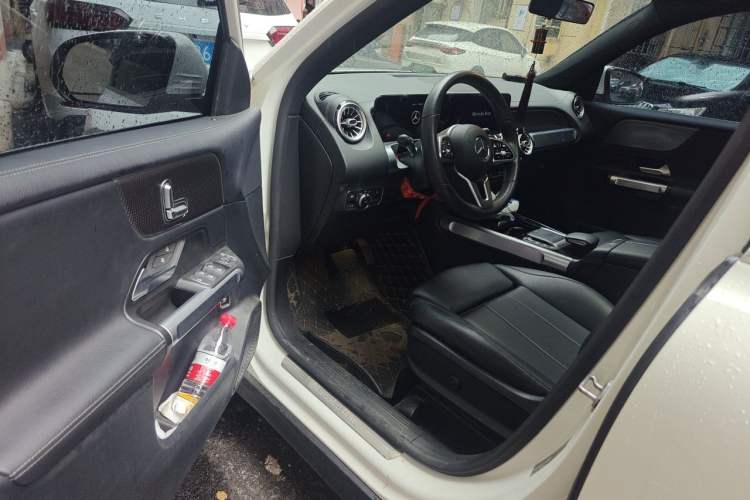Used Mercedes-Benz GLB 2021 GLB 200 Dynamic Edition Driver Seat