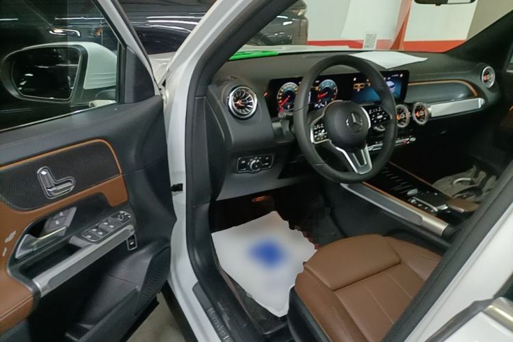 Used Mercedes-Benz GLB 2021 GLB 200 Dynamic Edition Driver Seat