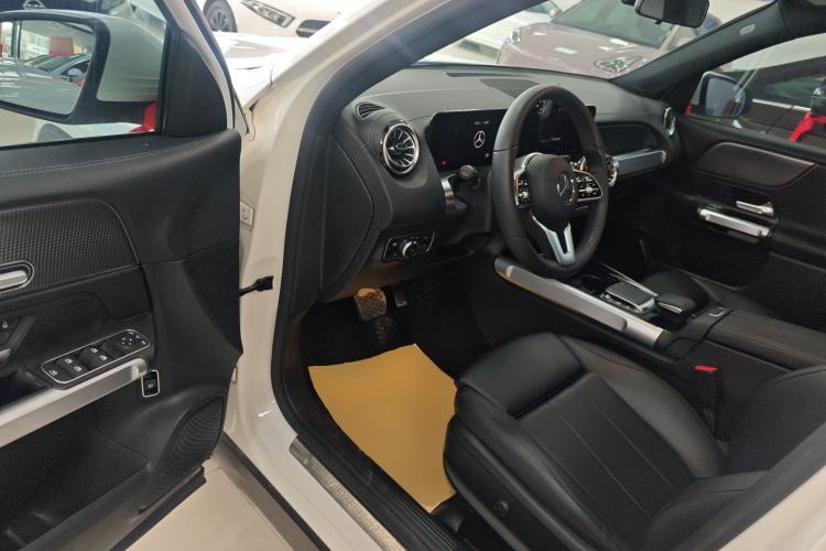 Used Mercedes-Benz GLB 2021 GLB 200 Dynamic Edition Driver Seat