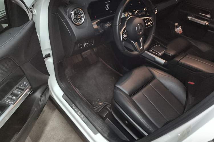 Used Mercedes-Benz GLB 2021 GLB 200 Dynamic Edition Driver Seat