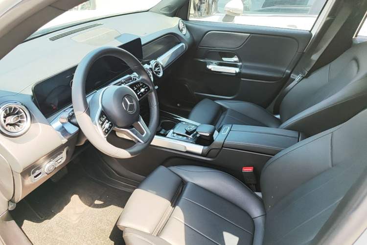 Used Mercedes-Benz GLB 2021 GLB 200 Dynamic Edition Driver Seat