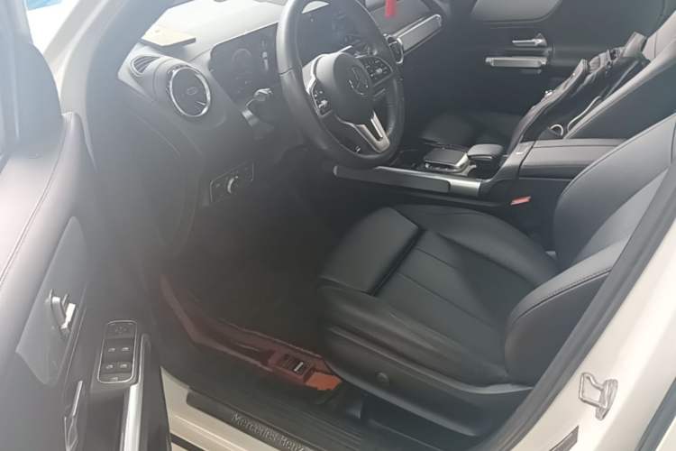 Used Mercedes-Benz GLB 2021 GLB 180 Dynamic Edition Driver Seat