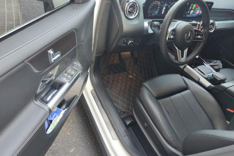 Used Mercedes-Benz GLB 2021 GLB 200 Dynamic Edition Driver Seat