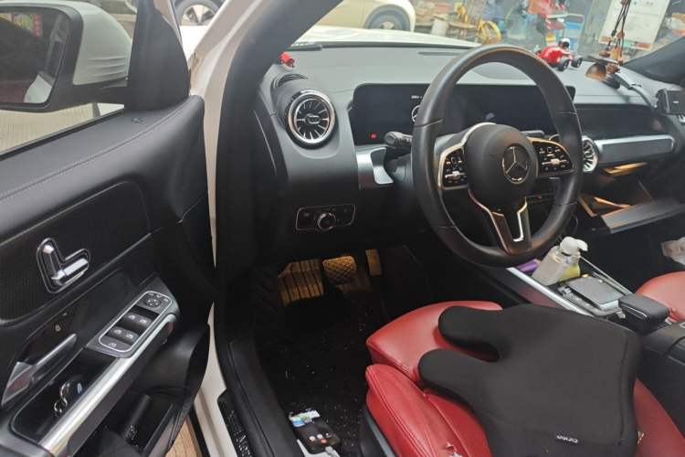 Used Mercedes-Benz GLB 2021 GLB 200 Dynamic Edition Driver Seat