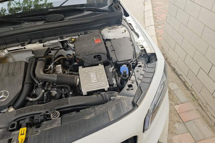 Used Mercedes-Benz GLB 2021 GLB 200 Fashion Model Engine Bay Left