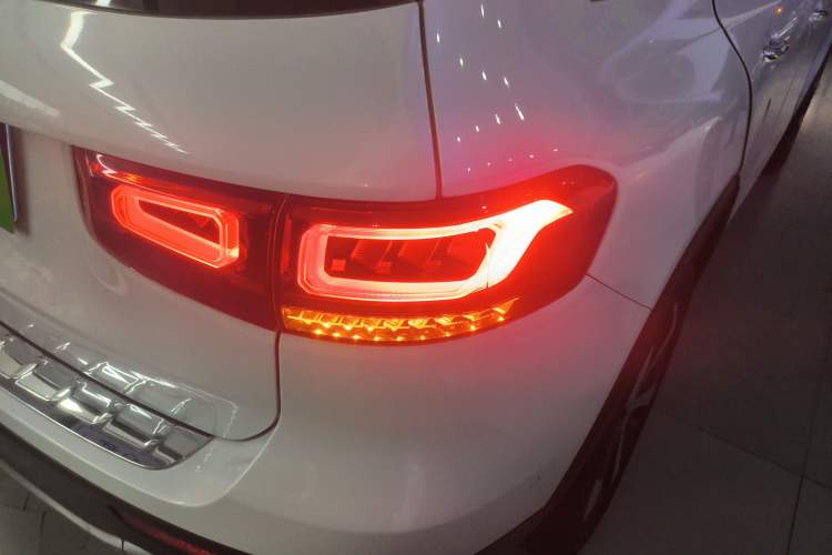 Used Mercedes-Benz GLB 2021 GLB 200 Fashion Model Exterior 6