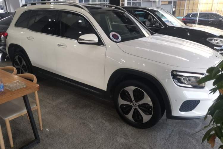 Used Mercedes-Benz GLB 2021 GLB 200 Fashion Model Front Right 45 Deg