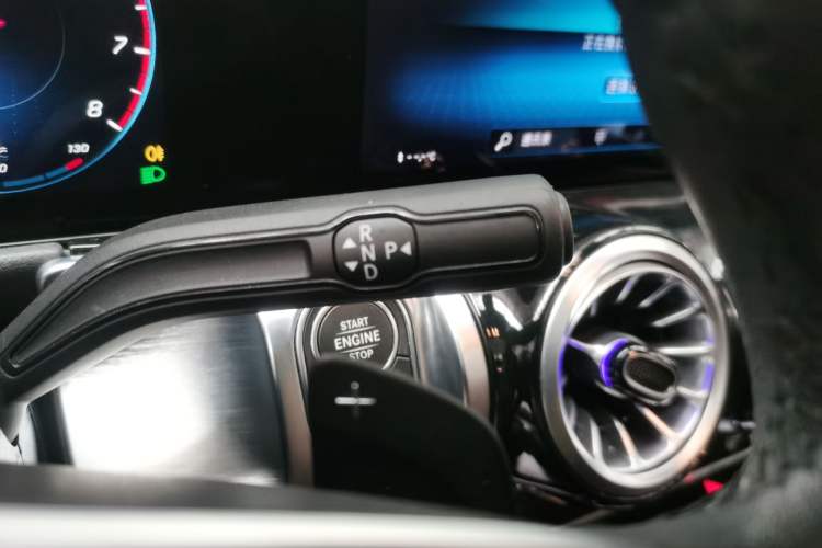 Used Mercedes-Benz GLB 2021 GLB 200 Dynamic Edition Gear Lever