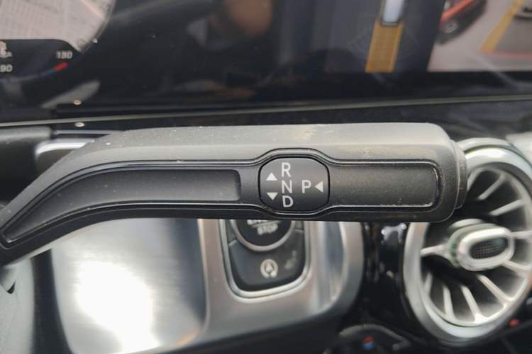 Used Mercedes-Benz GLB 2021 GLB 200 Dynamic Edition Gear Lever