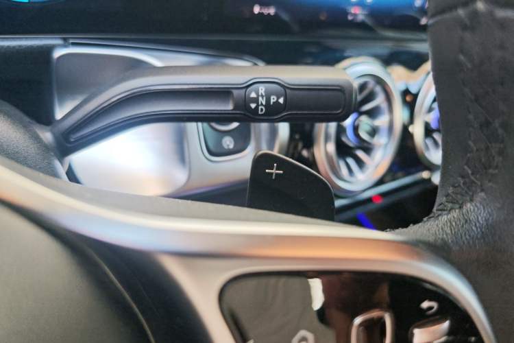 Used Mercedes-Benz GLB 2021 GLB 200 Dynamic Edition Gear Lever