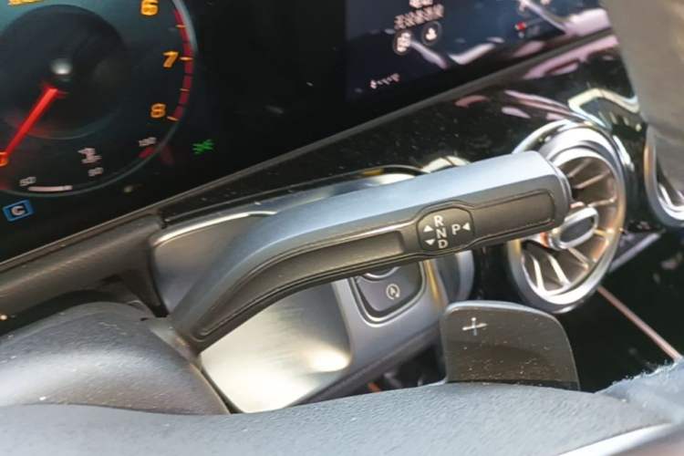 Used Mercedes-Benz GLB 2021 GLB 200 Dynamic Edition Gear Lever