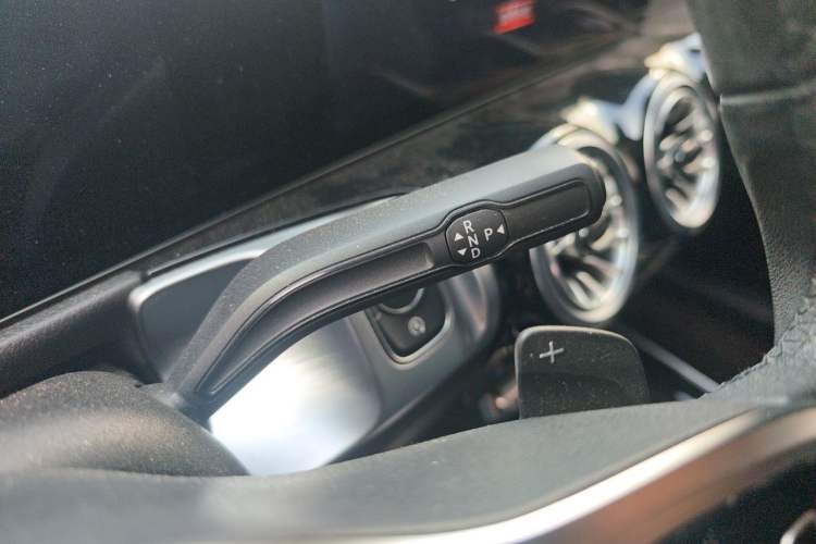 Used Mercedes-Benz GLB 2021 GLB 200 4MATIC Gear Lever