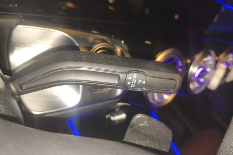 Used Mercedes-Benz GLB 2021 GLB 200 Dynamic Edition Gear Lever
