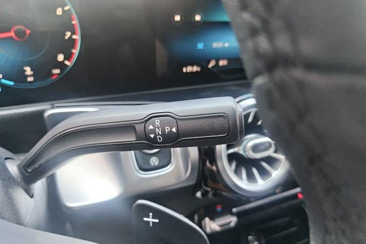 Used Mercedes-Benz GLB 2021 GLB 200 Dynamic Edition Gear Lever