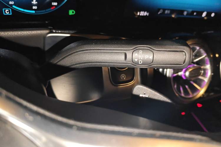 Used Mercedes-Benz GLB 2021 GLB 200 Dynamic Edition Gear Lever