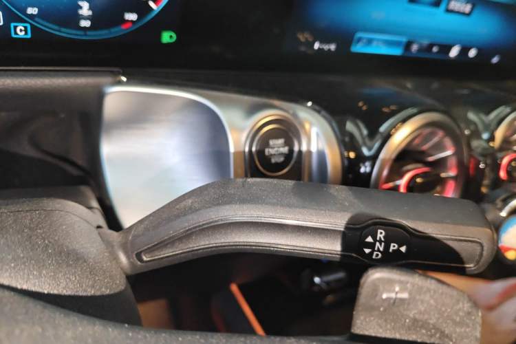 Used Mercedes-Benz GLB 2021 GLB 200 Dynamic Edition Gear Lever