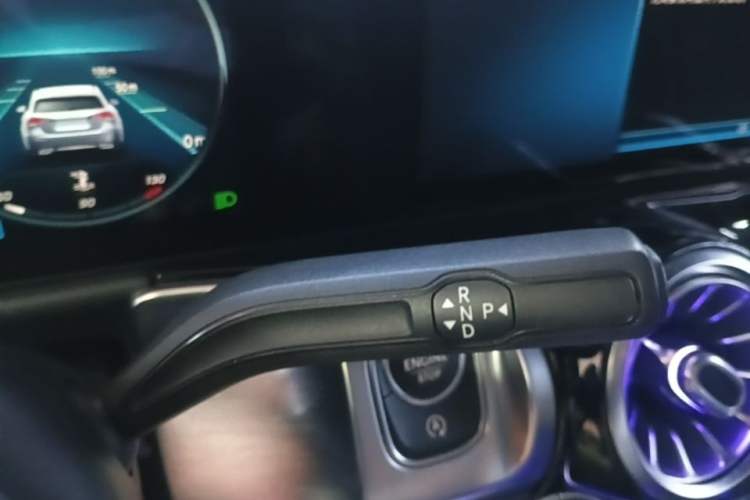 Used Mercedes-Benz GLB 2021 GLB 200 Dynamic Edition Gear Lever