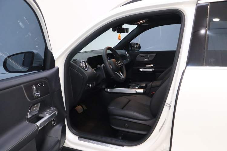 Used Mercedes-Benz GLB 2021 GLB 200 Fashion Model Interior 1