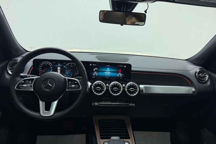 Used Mercedes-Benz GLB 2021 GLB 200 Dynamic Edition Interior 1