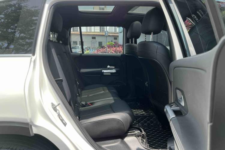 Used Mercedes-Benz GLB 2021 GLB 200 Dynamic Edition Interior 2