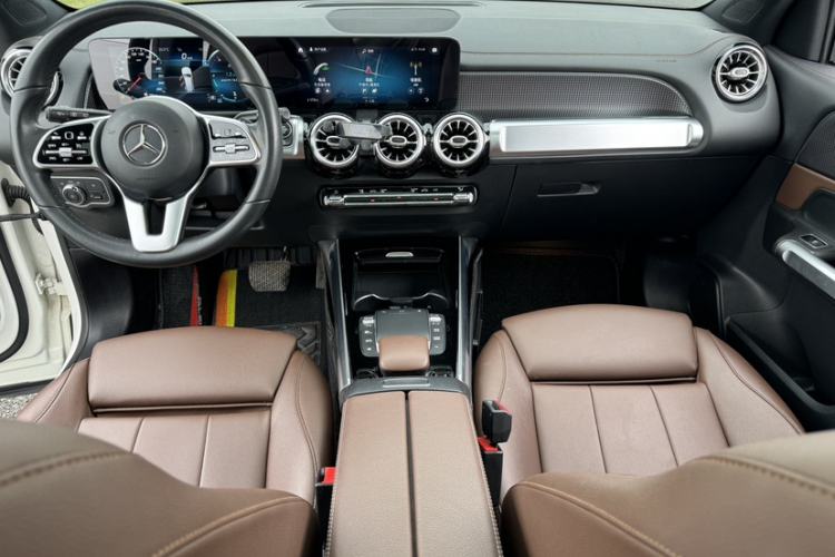Used Mercedes-Benz GLB 2021 GLB 200 Dynamic Edition Interior 2