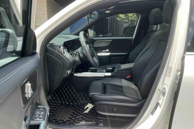 Used Mercedes-Benz GLB 2021 GLB 200 Dynamic Edition Interior 6