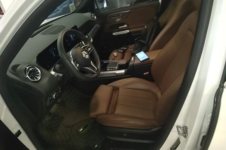 Used Mercedes-Benz GLB 2021 GLB 200 Fashion Model Left Front Seat