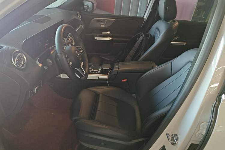 Used Mercedes-Benz GLB 2021 GLB 200 Fashion Model Left Front Seat