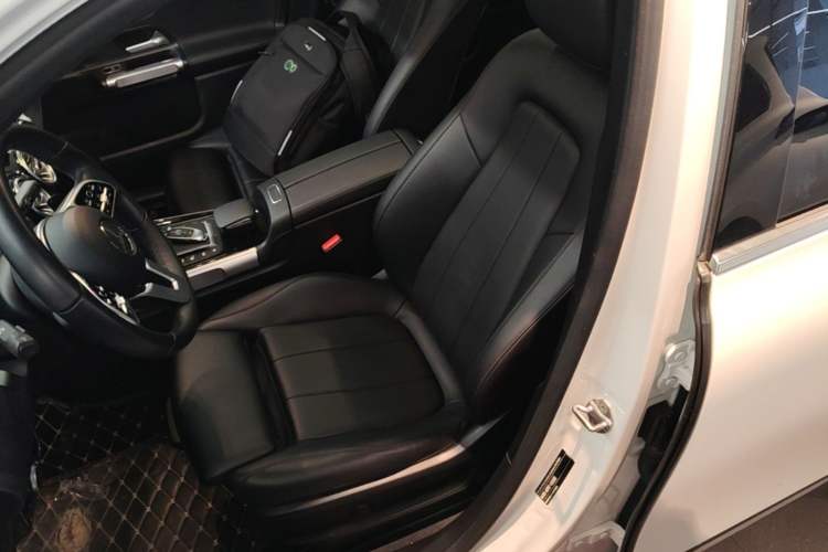 Used Mercedes-Benz GLB 2021 GLB 200 Fashion Model Left Front Seat